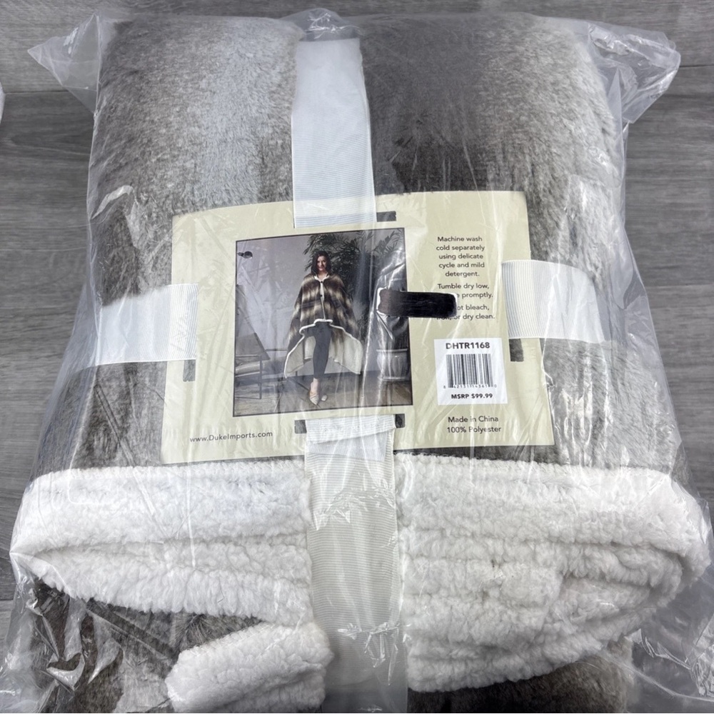 Regal Comfort Fading Glade Wearable Throw NEW 50"×70"